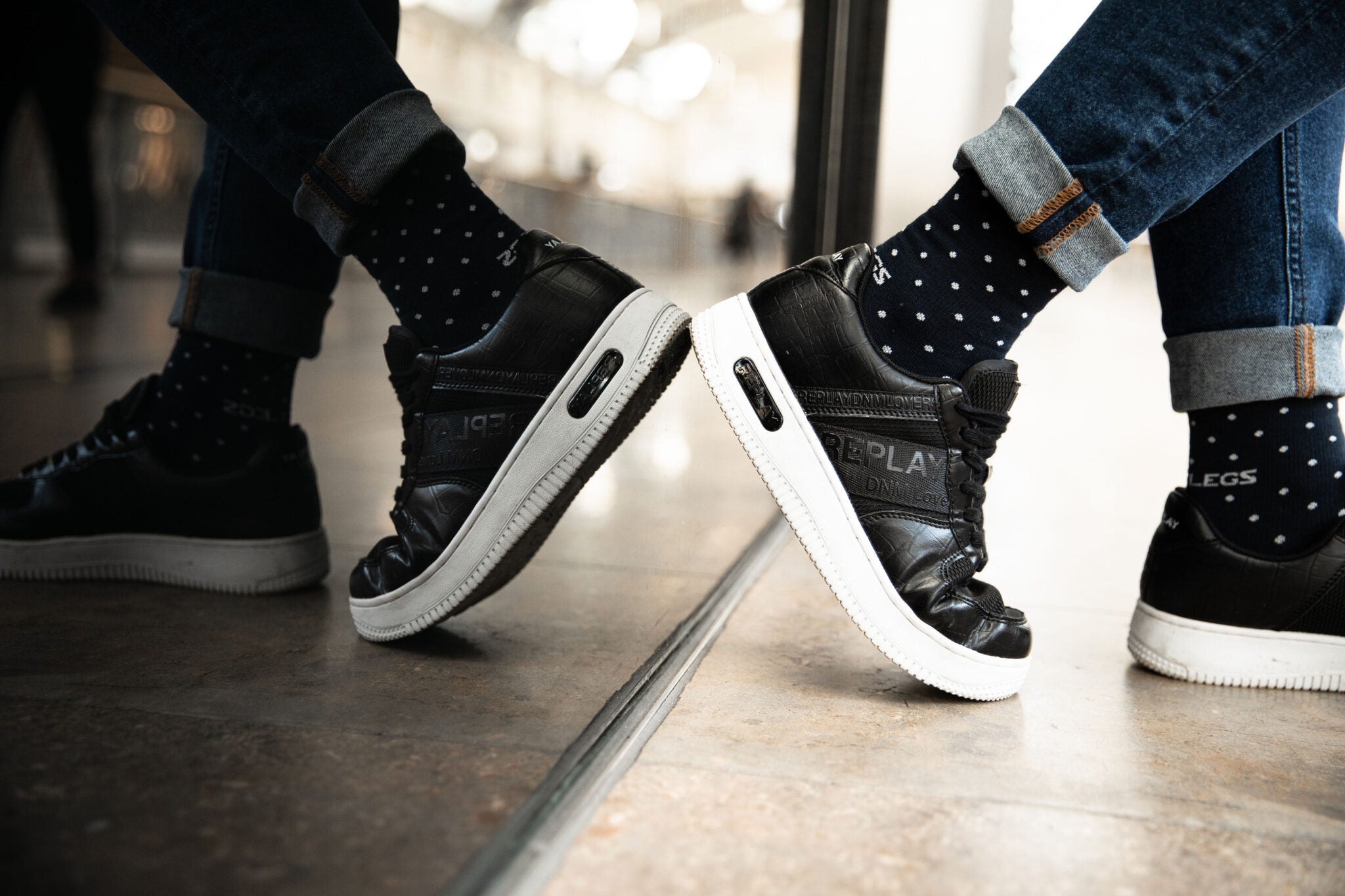 fitlegs everyday life compression socks - polka dot - lifestyle shot 2